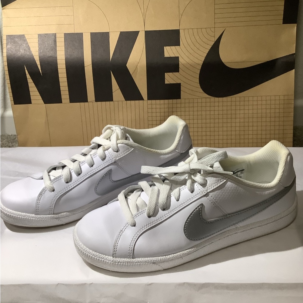 Nike White and Silver Low-Top Sneakers - Picture 12 of 13
